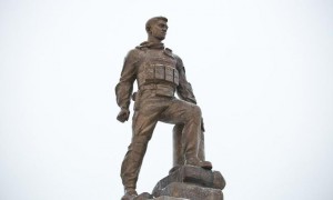 Памятник Герою Российской Федерации Александру Прохоренко